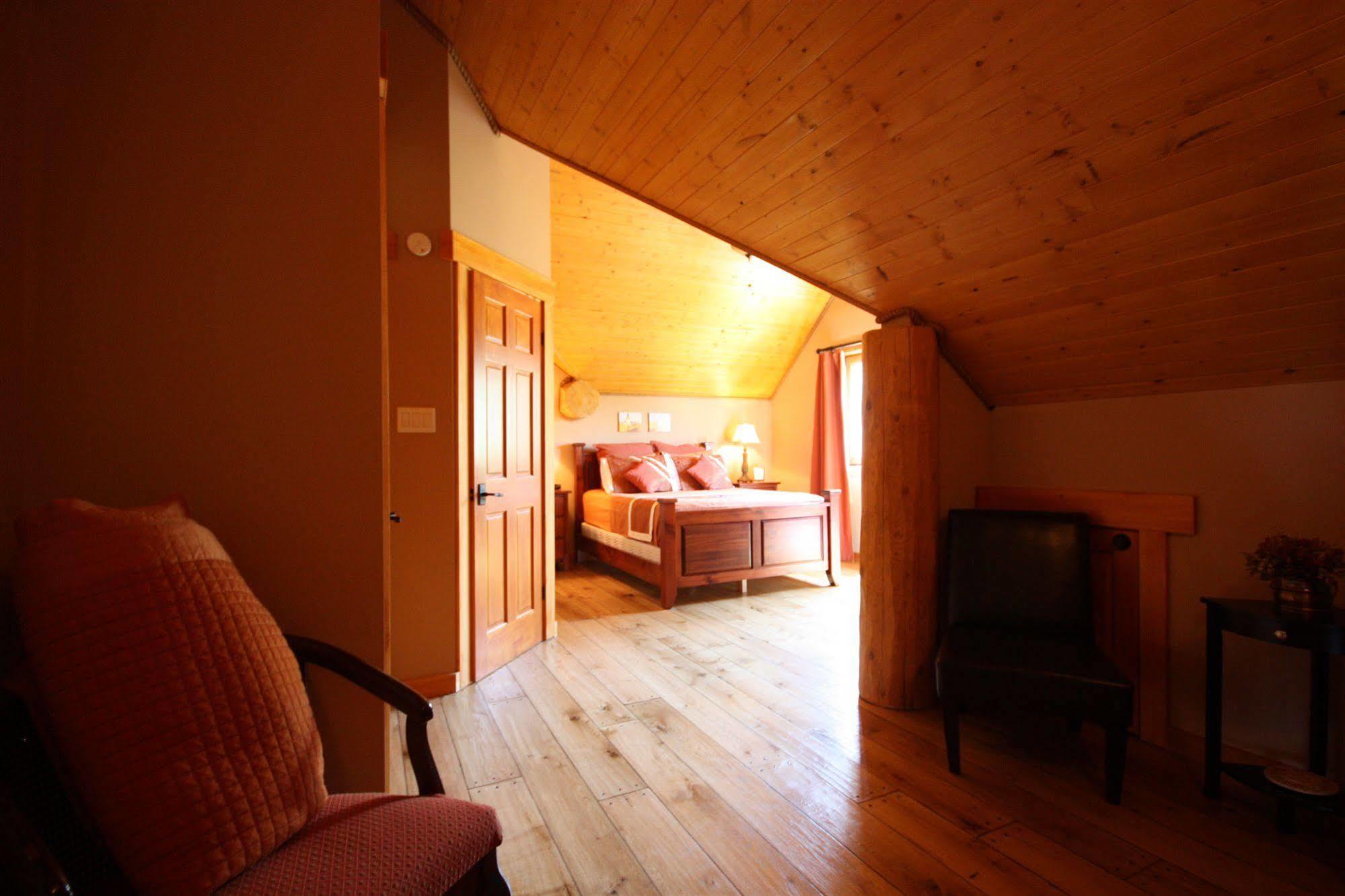 A Okanagan Lakeview Inn Kelowna Eksteriør bilde
